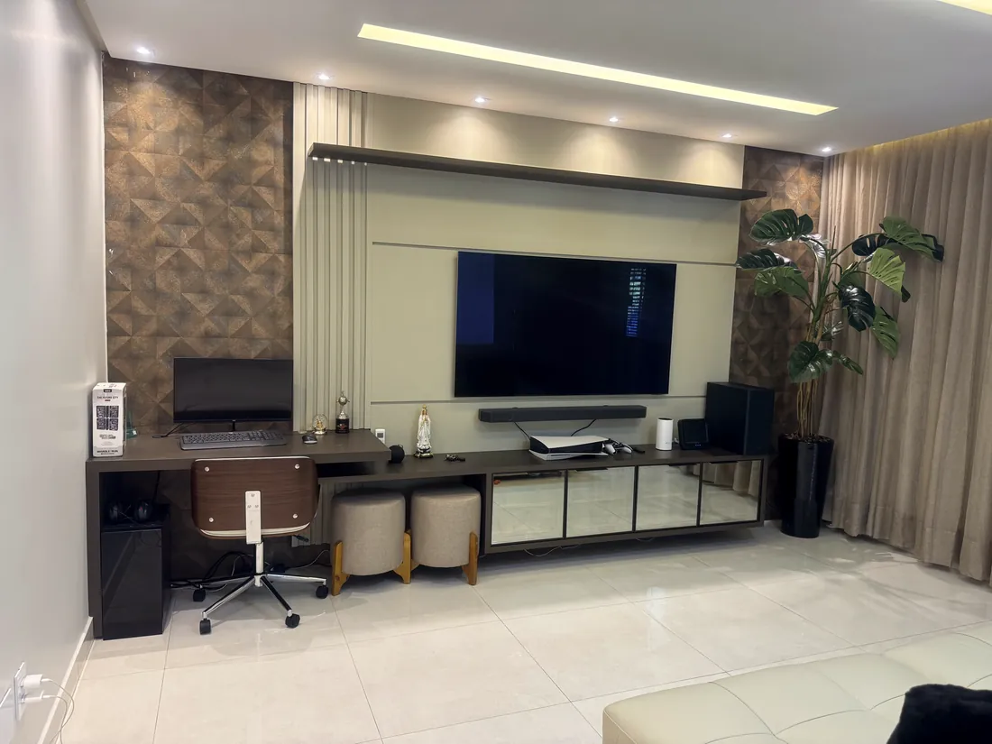 Home office planejado com painel de TV, Park Way, Brasília DF